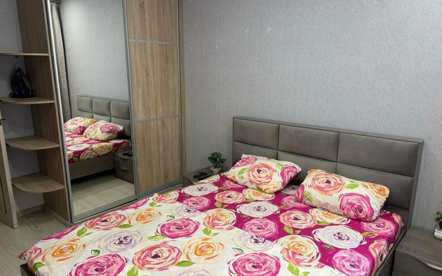 Апартаменты на Ул 50 Лет Влкс 3