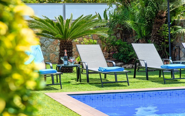 Chania City Heated Pool Villa