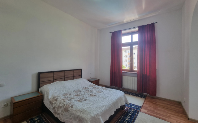 S Basseynom Private House