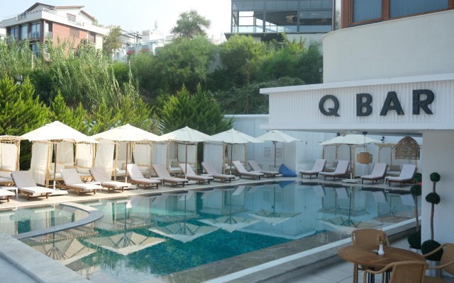Qinn Hotel