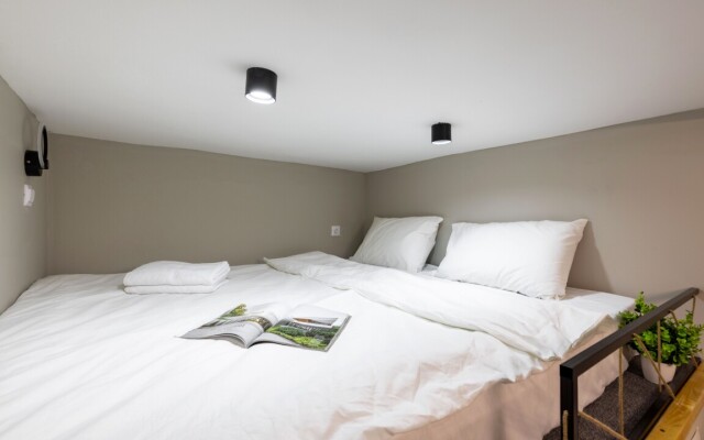 Апартаменты на Блохина 12 (1)