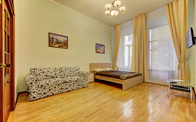 Sutki Peterburg Nevskiy 65 Apartments
