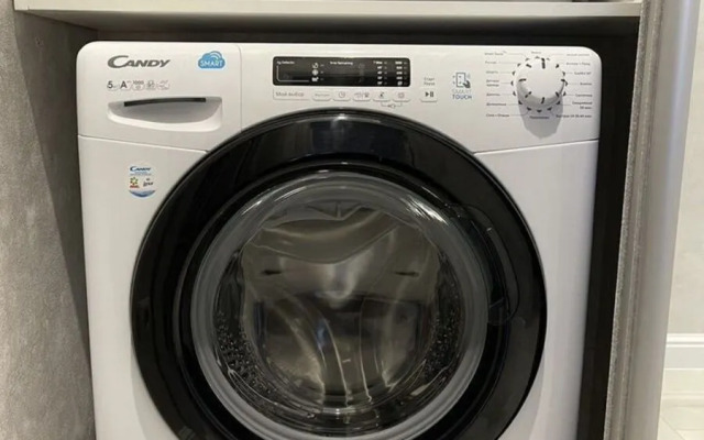 Novaya S Vidom Na Reku Flat