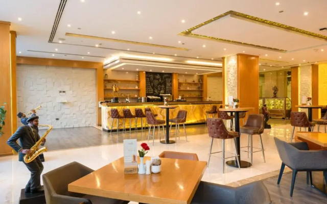 Отель Triumph Luxury Hotel