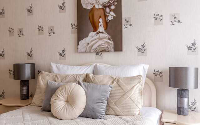 Prostornye apartamenty u Nevy Flat
