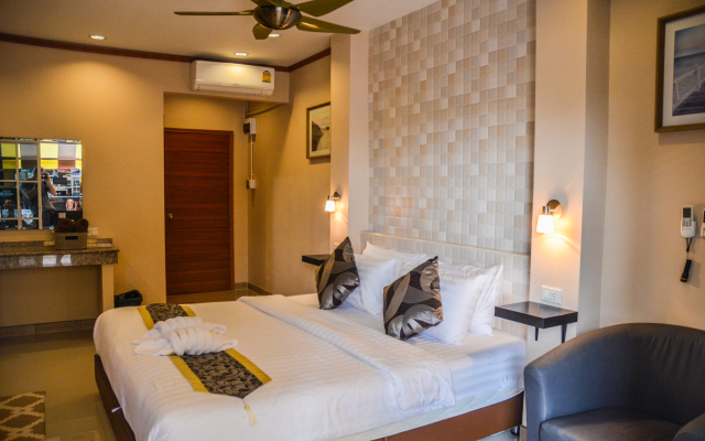 4 Palms Resort Hotel