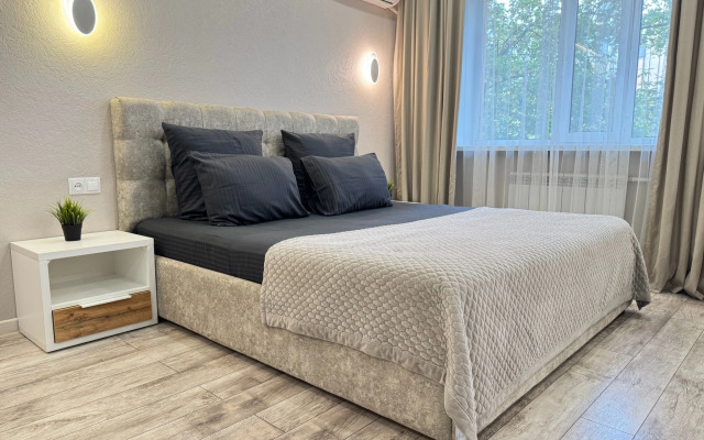 Elitnaya Studiya v Tsentre Goroda Flat