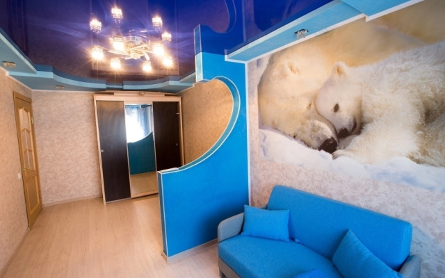Na Parizhskoy Kommuny 23 Flat