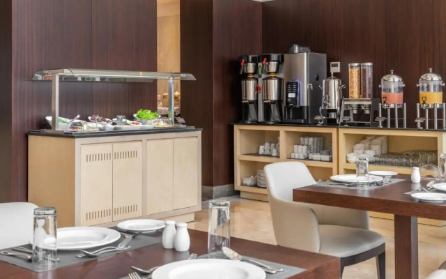 Landmark Suites Hotel