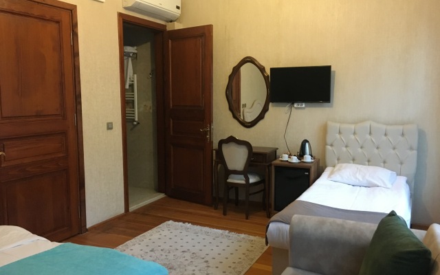 Nuray Hotel