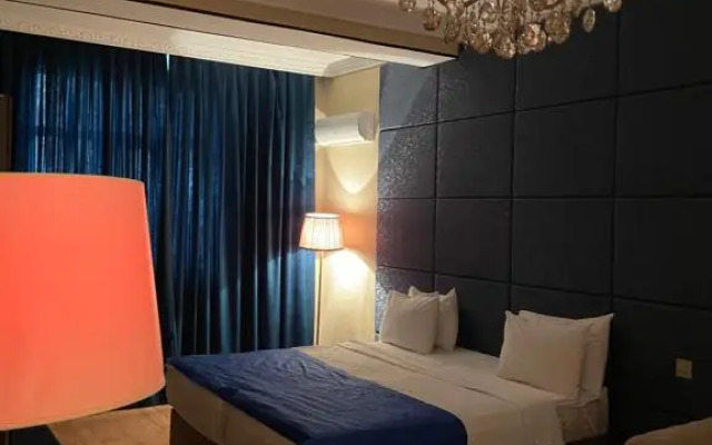 Hotel Grand Mirror
