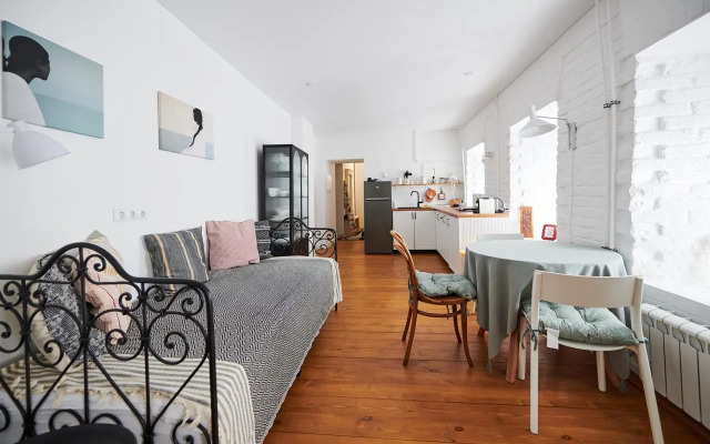 Апартаменты ДзенХоум Символ 8