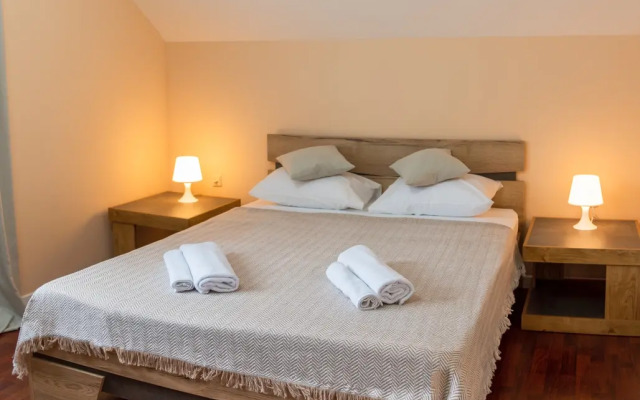 Коттедж Семейный Восьмиместный в Терсколе от Квартирукинг