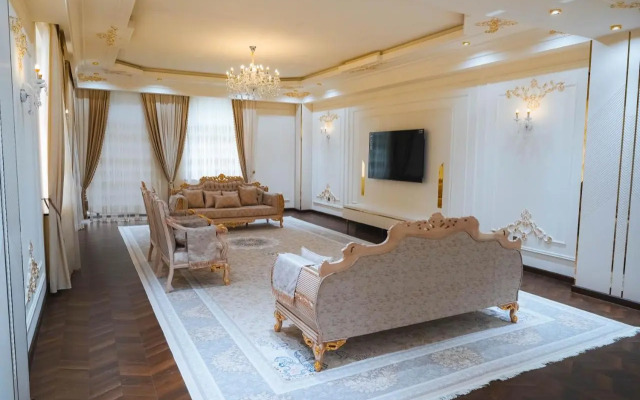 Kangurt Grand Hotel