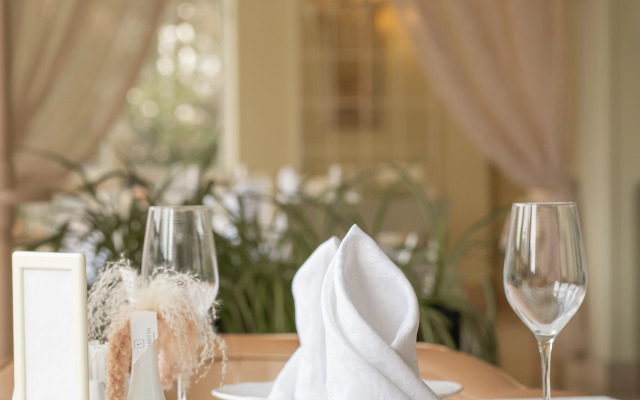 Отель Алмаз