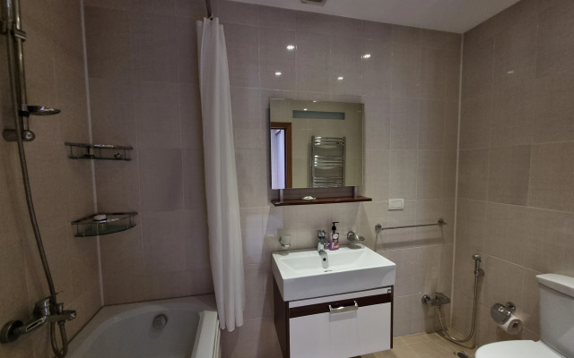 Isr Lux Apartments