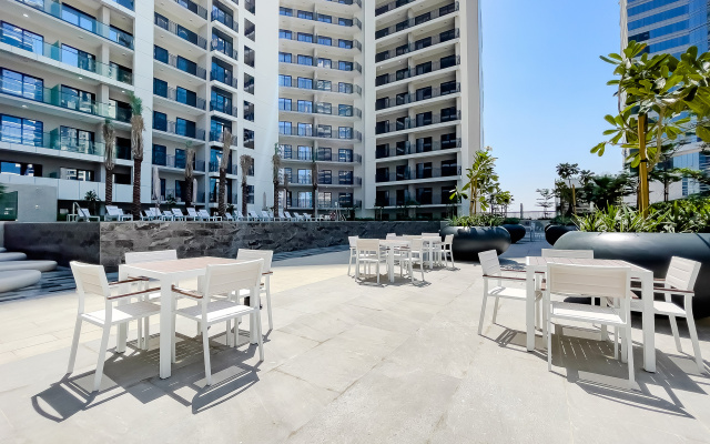Zada Tower 1br with Excellent Dubai Canal View Apartments