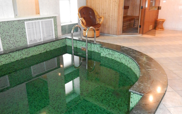 Rojal Guest House