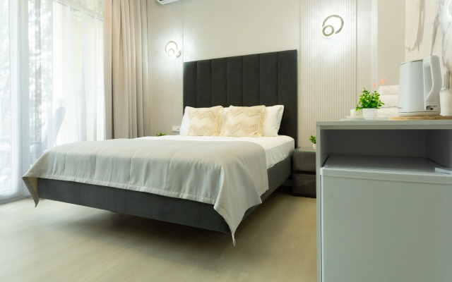 Poslednij Etazh Leta - Stilnaya Studiya u Morya v Sochi (Ashe) Apartments