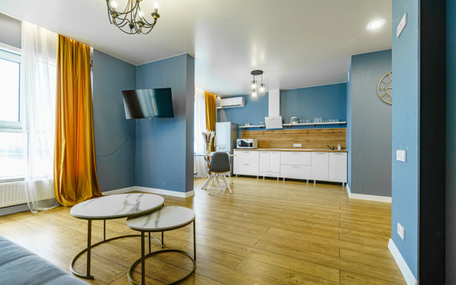 Vidovaya S Panoramnymi Oknami Na Naberezhnoy Reki Flat