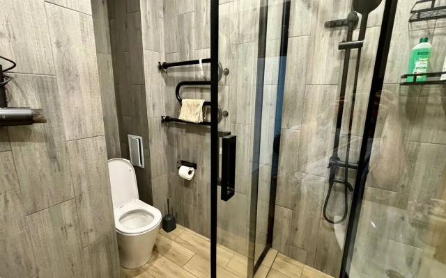 Komfortnaya Nedaleko Ot Aeroporta Flat
