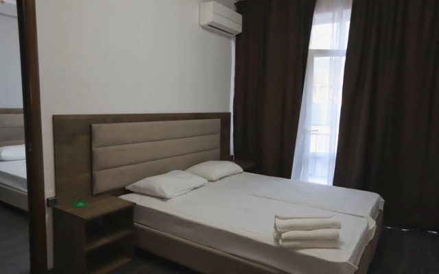 Golden City Hotel