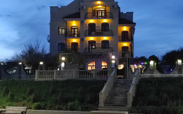 Primorskiy Dvorik Hotel