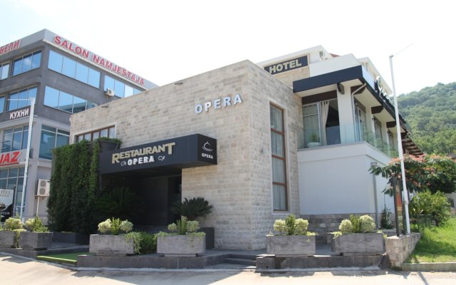 Opera Na Plyazhe Yaz Budva Hotel
