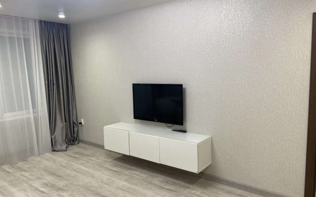 Квартира Двухкомнатная у метро напротив Северного вокзала