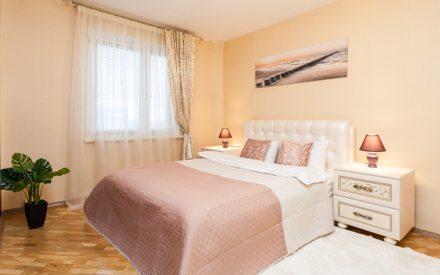 Апартаменты Favorite Заславская 11/2