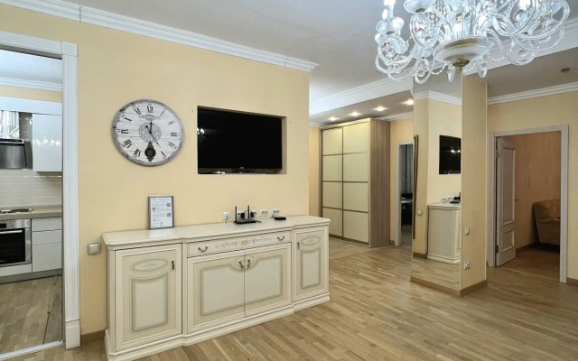 Amanzholova 65 Elitnaia Novostroika Flat