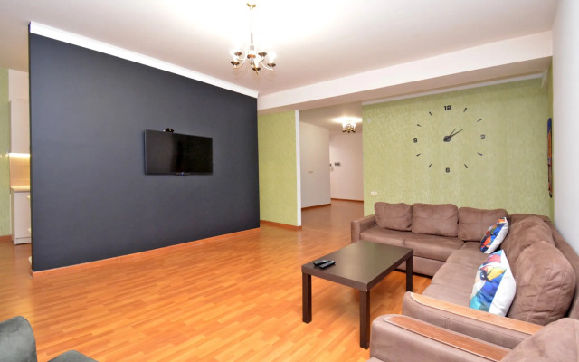 Prostornaya Kvartira na Severnom Prospekte, Hh533 Flat