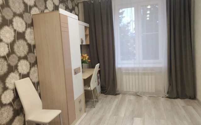 Uyutnaya stalinka s vysokimi potolkami