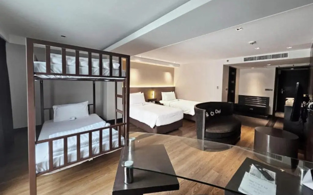 Отель Golden Tulip Mandison Suites