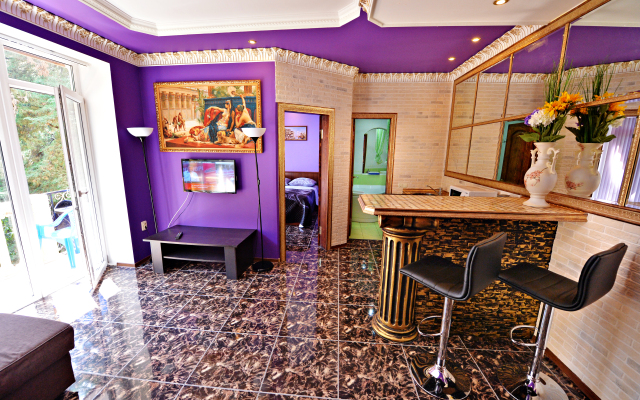 Malibu Guest House