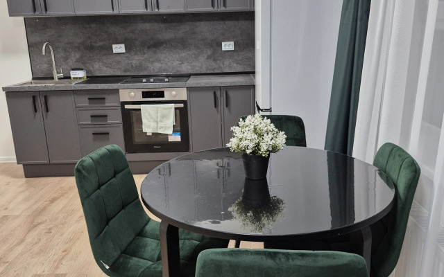 Квартира 1 комнатная улица Лучистая 8