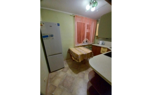 Trekhkomnatnye Apartamenty V 13-Om Mikrorayone, 36
