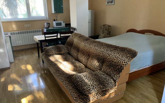 Апартаменты Статус на Кирова 10 в Ялте 2