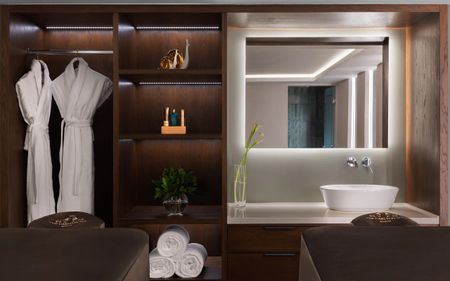 The Carlton, Moscow