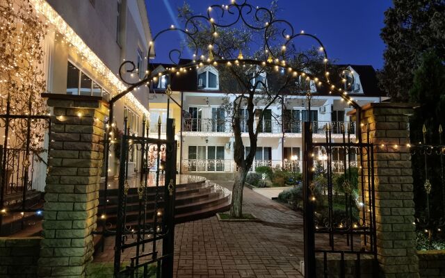 Tsarskaya Alleya Hotel