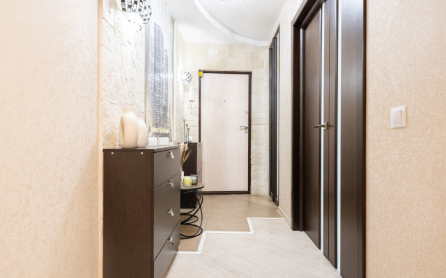 Апартаменты трехкомнатные на Меридианной