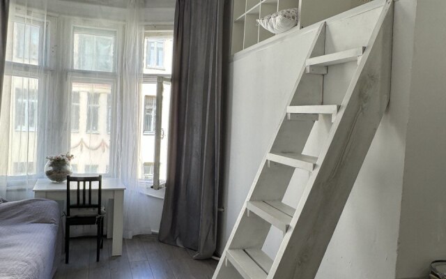 Na Rubinshteyna 23 Flat