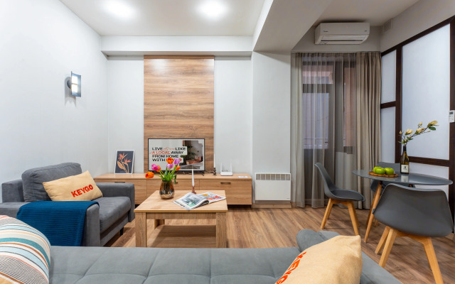 KeyGo №0128 I 1 Bedroom I Balcony I Near Park Apartments