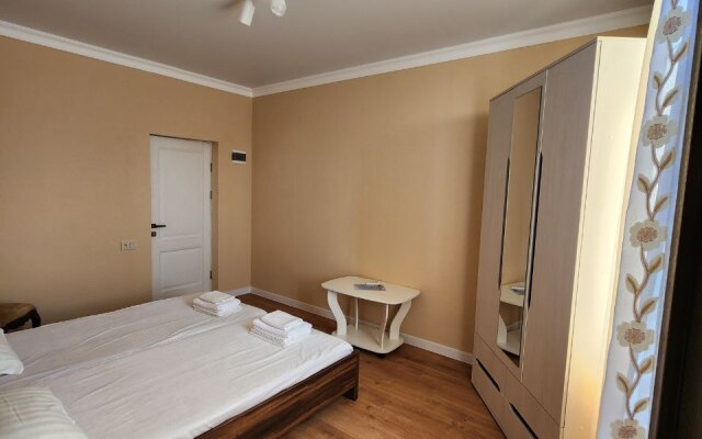 Liana Guesthouse