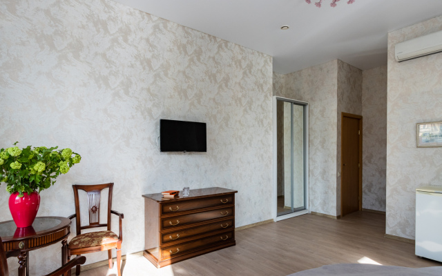 Nomera Na Ploschadi Vosstaniya Guest house