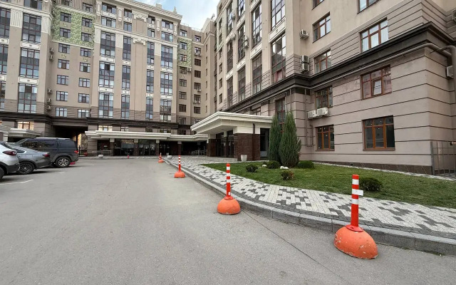 Klacca Lukhury Flat