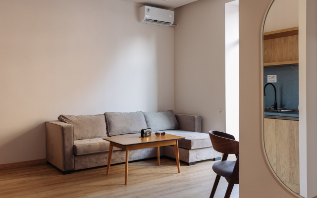 KeyGo #0049, 1 Bedroom, Balcony, City Center Apartments