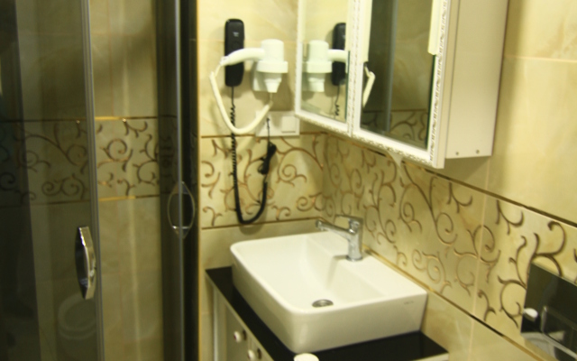 Grand Liza Hotel