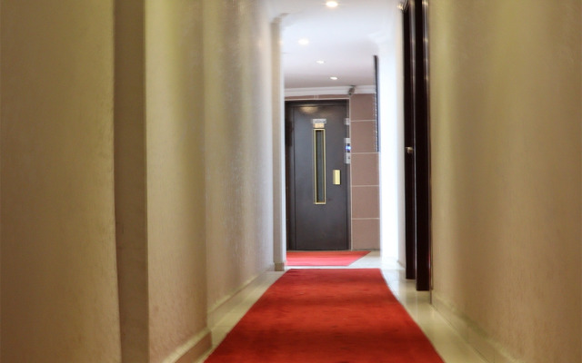 Red White Hotel