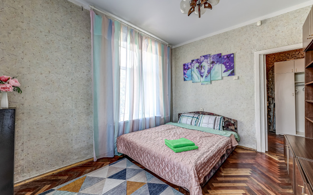 Апартаменты Уютная 3х комнатная квартира в центре СПБ